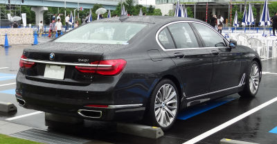BMW740i